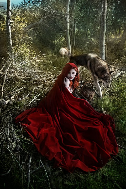 red_riding_hood_1_by_costurero_real-d3abg62.jpg