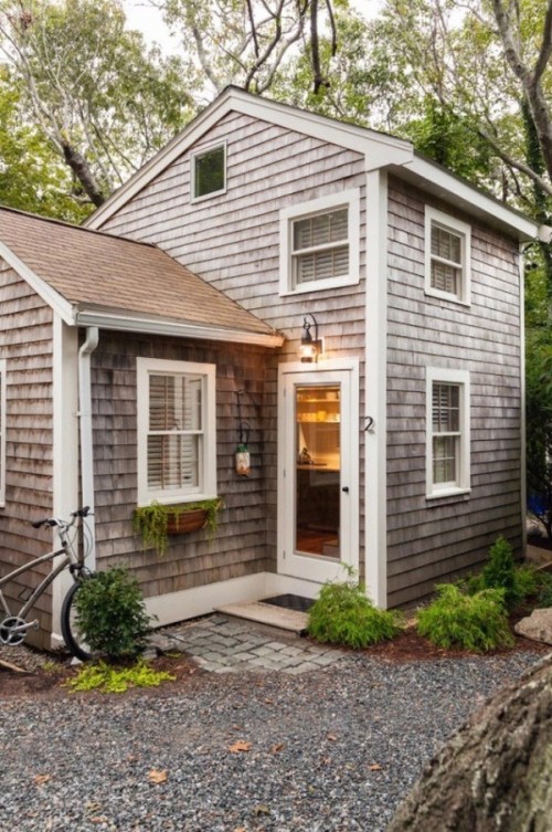 Tiny Cottage by Christopher Budd and Cape Associates 001 600x904