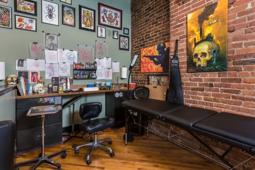 7 Train Tattoo Studio