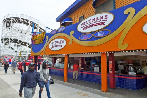 Feltman’s hot dogi