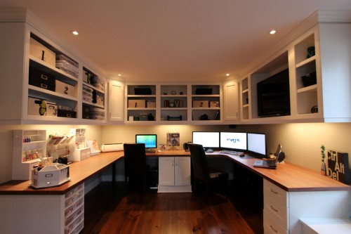 home_office_and_workspace_table_and_cabinets.jpg