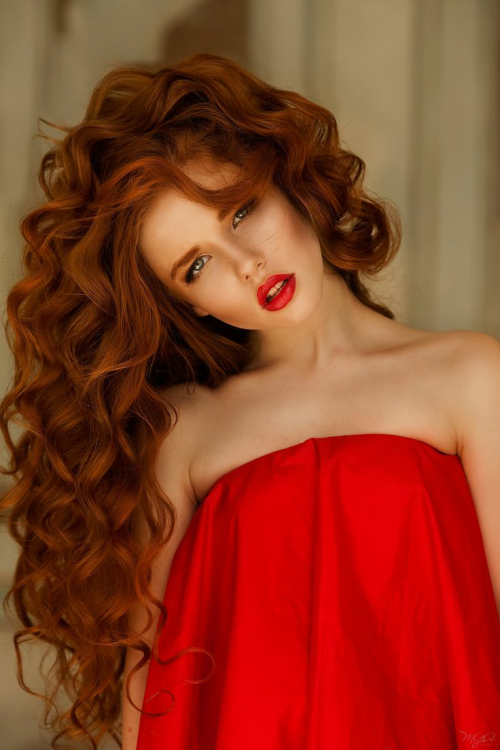 Red-Hair-Color-Ideas-2018-for-Curly-Hair.png